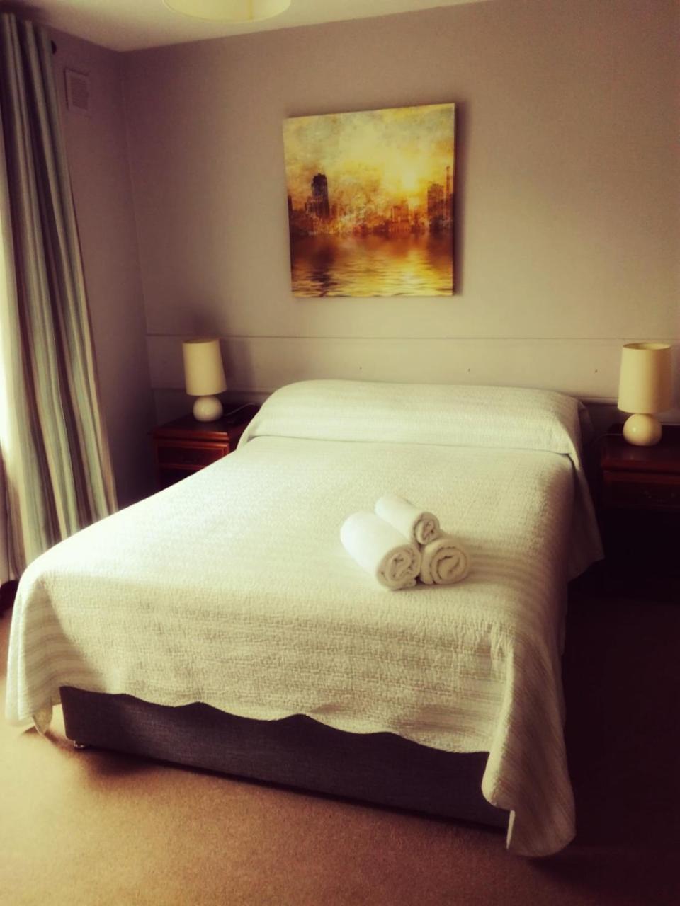 Amber Lodge Budget Accommodation Galway Bagian luar foto